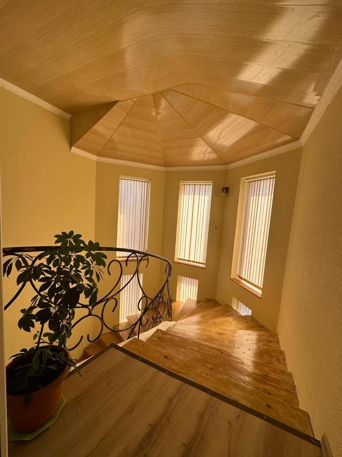 Апартаменти Happy House Кутаїсі Екстер'єр фото